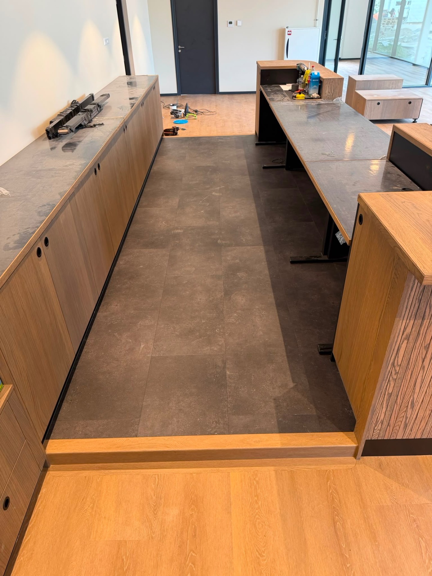 PVC Betonlook Kantoor — PVC vloer in Rotterdam