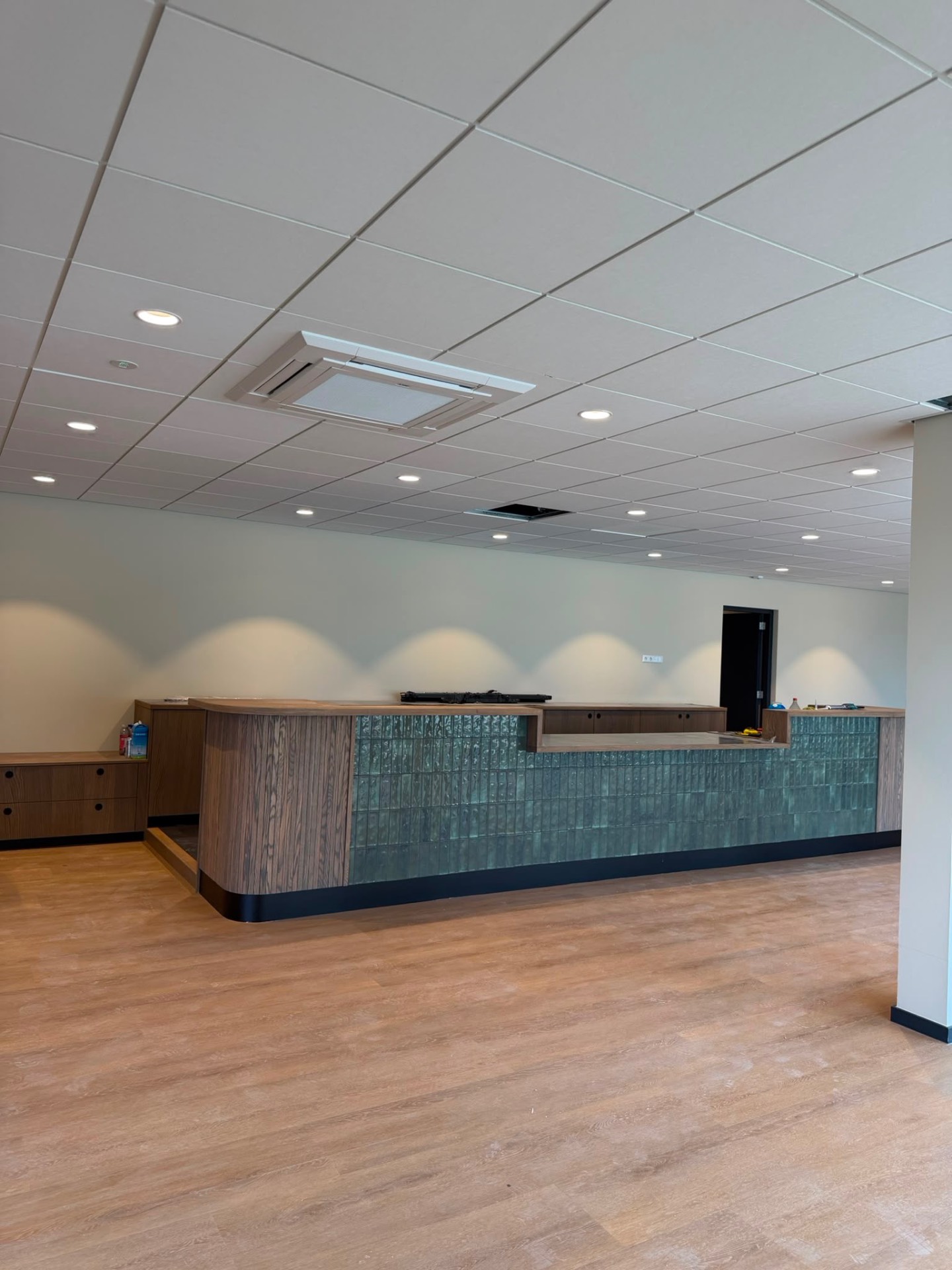 PVC Planken Kantine & Bar — PVC vloer in Schiedam (foto 2)